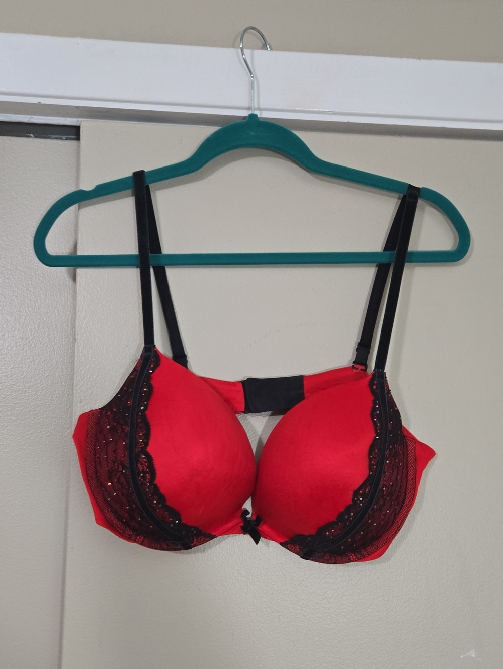 Victoria's Secret Very Sexy Red Lace-Trim Push-Up Bra Size 38D